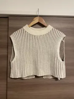 【niko and…】ニットベスト （バックオープンデザイン）