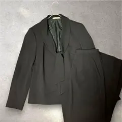 喪服パンツスーツ