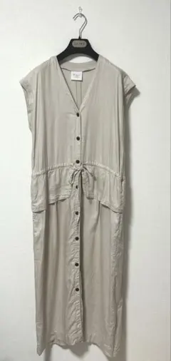 yuni レーヨンリネン Vネックノースリワンピース