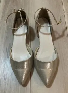 ゴールド アンクルストラップ ポインテッドトゥパンプス