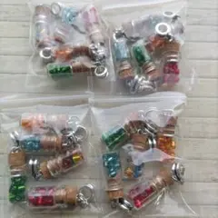 O31 お買い得品　ビーズのチャーム　コルク栓の瓶入り【20個】