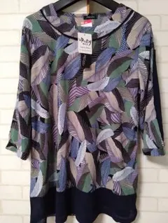 チュニック 　五分袖　葉柄プリント フリーサイズ