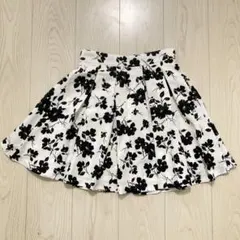 花柄 フレアスカート ひざ丈のサムネイル