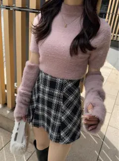 アームウォーマー付きフェザーニットトップス