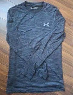 【最終値下げ】Under Armour ブラック 長袖 Tシャツ S/M