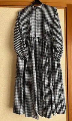 新品 BEARDSLEY 先染めギャザーストチェック柄 長袖ワンピース 〈1〉