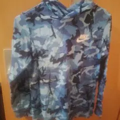 Nike 迷彩柄 フード付きトレーナー