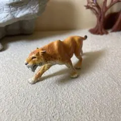 アニア サーベルタイガー