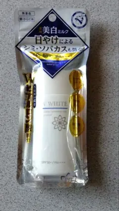 日焼け止め　 薬用美白ミルク 40ml　SPF50+　PA++++のサムネイル