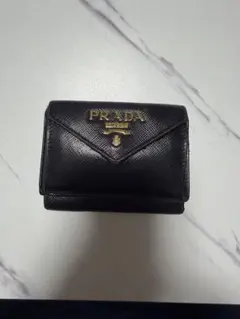 PRADA プラダ サフィアーノ ゴールド金具 三つ折り財布 n - メルカリ