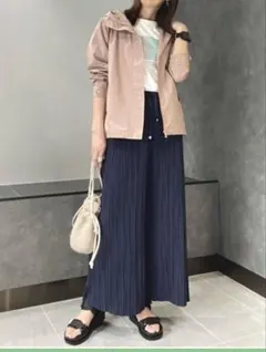 ikka さらっと　プリーツ　ワイドパンツ　M