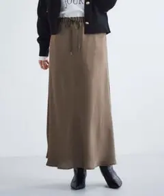 【新品タグ付】le.coeur blanc サテンナロースカート カーキブラウン
