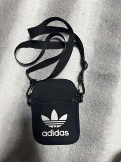adidas 黒 ショルダーバッグ