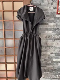 お値下げ❤️noir kei ninomiya フード付きワンピース S 黒のサムネイル