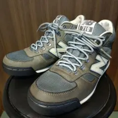 New Balance 710 グレー スニーカー