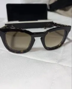 GIVENCHY サングラスのサムネイル