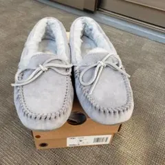 UGGアグダコタ【大特価値下げ】DAKOTA グレーサイズ5　ふかふか暖かい年中