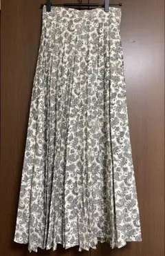 美品 / yuw ペイズリー柄 プリーツスカート