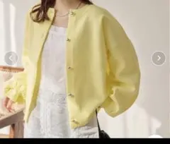 【新品】DISCOAT メタル釦スポンディッシュカーディガン　イエロー　春物