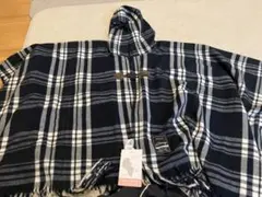 フード付きネイビーとホワイトチェックストールポンチョ