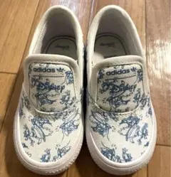 ディズニー　adidas スリッポン