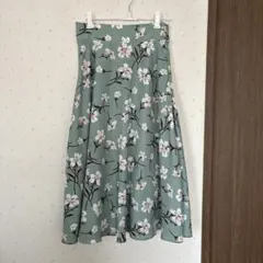 花柄 フレアスカート ミモレ丈 グリーンのサムネイル
