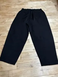 GU 黒 ワイドパンツ ゴムウエスト
