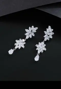 ドロップピアス ビジュー