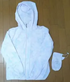 UNIQLO　UVカットポケッタブルパーカー