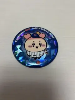 ちいかわ MLBホログラム缶バッチ 古本屋 カニちゃん - メルカリ