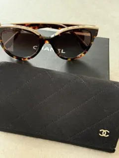 CHANEL シャネル サングラス 54 べっ甲柄 パール CH5482 - メルカリ