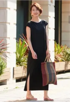 新品未使用　バックタックフレンチスリーブワンピース