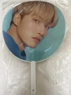 ATEEZ ソンファ うちわ ATEEZ ソンファ TOWERS THE LIGHTうちわ - メルカリ