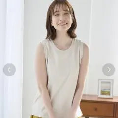 CINEMA CLUB ハニーズ　きれいめタンクトップ　グレイッシュベージュ　Mのサムネイル