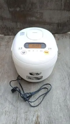 アイリスオーヤマ 炊飯器 DKRC-MD50-WH 2022年製のサムネイル