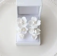 【美品】受注生産品 STELLA BRIDAL ホワイトフラワーとパールのピアス
