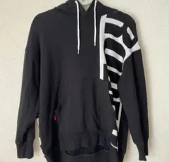 ブラック パーカー