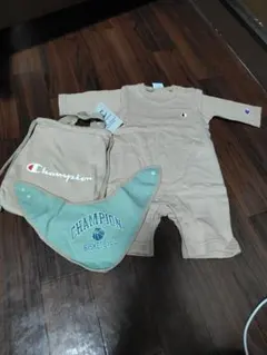 最終値引き！！Champion ベージュロンパース・スタイ・バッグセット