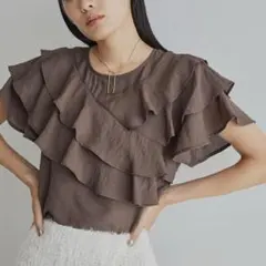 VIS フリルティアードブラウス