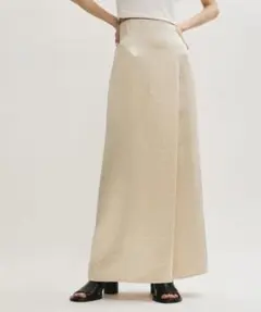 アダムエロペ　Naiaサテンアシンメトリースカート
