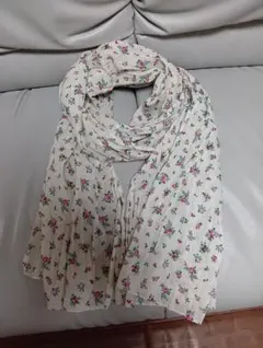 花柄クリーム色ストール　シワ加工