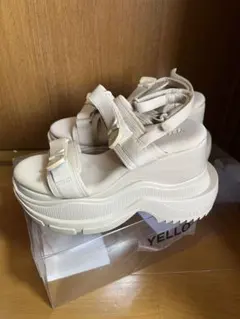 YELLO 厚底サンダル ホワイトBLEACH PLATFORM SANDALS - メルカリ