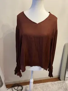 アーバンリサーチ　ブラウン Vネック