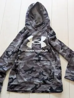 UNDER ARMOUR 迷彩柄 フード付きパーカー