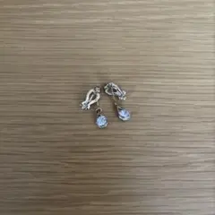 クリスタルドロップ　ゴールドイヤリング