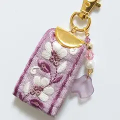 ピンク白　インド刺繍リボン　キーホルダーチャーム　ビーズ付き♪