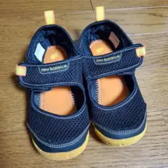 ニューバランス ウォーターシューズ 17㎝ 黒×オレンジ