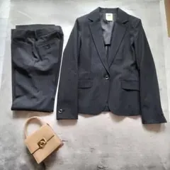 【LE SOUK】背抜き　春夏秋用　パンツスーツ　セットアップ　未使用近のサムネイル