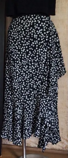 ZARA 小花柄サイドフリルロングスカート