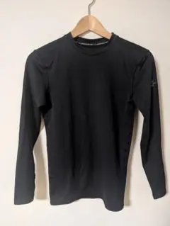 Under Armour ブラック 長袖アンダーシャツ